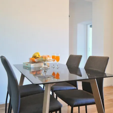 G&m Kolovare Apartamento *