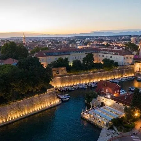 G&m Kolovare * Ζαντάρ